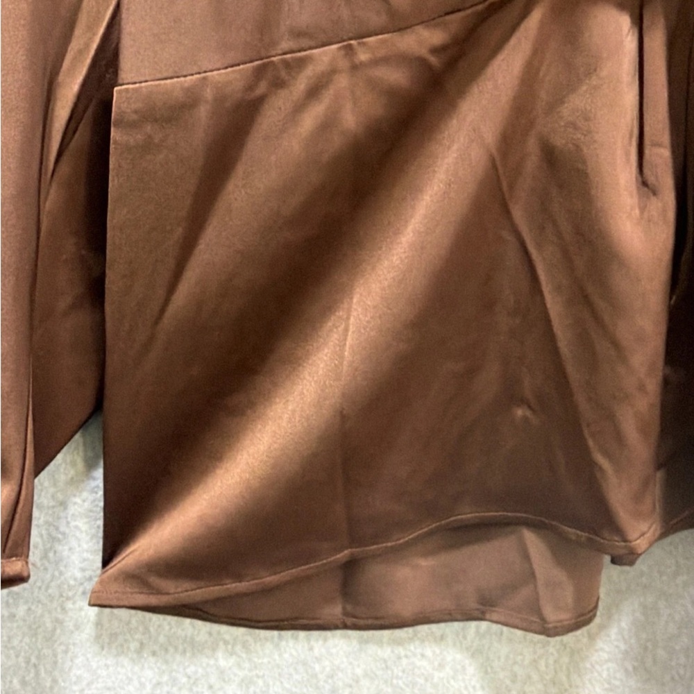 🆕Adiva Chocolate Brown Satin Wrap Tie Waist Blouse Shawl Collar Puff Sleeve 2X - Picture 8 of 9
